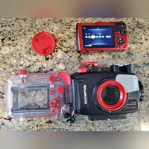 Olympus tough camera TG5 and underwater housing